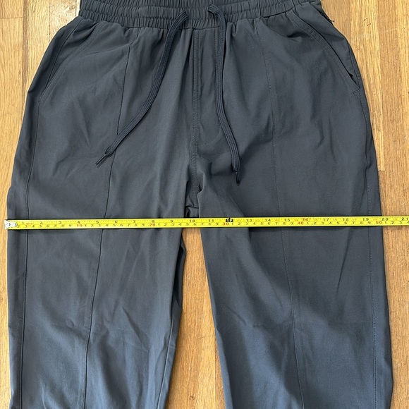 Abercrombie & Fitch | Women’s grey athletic joggers - Picture 10 of 16